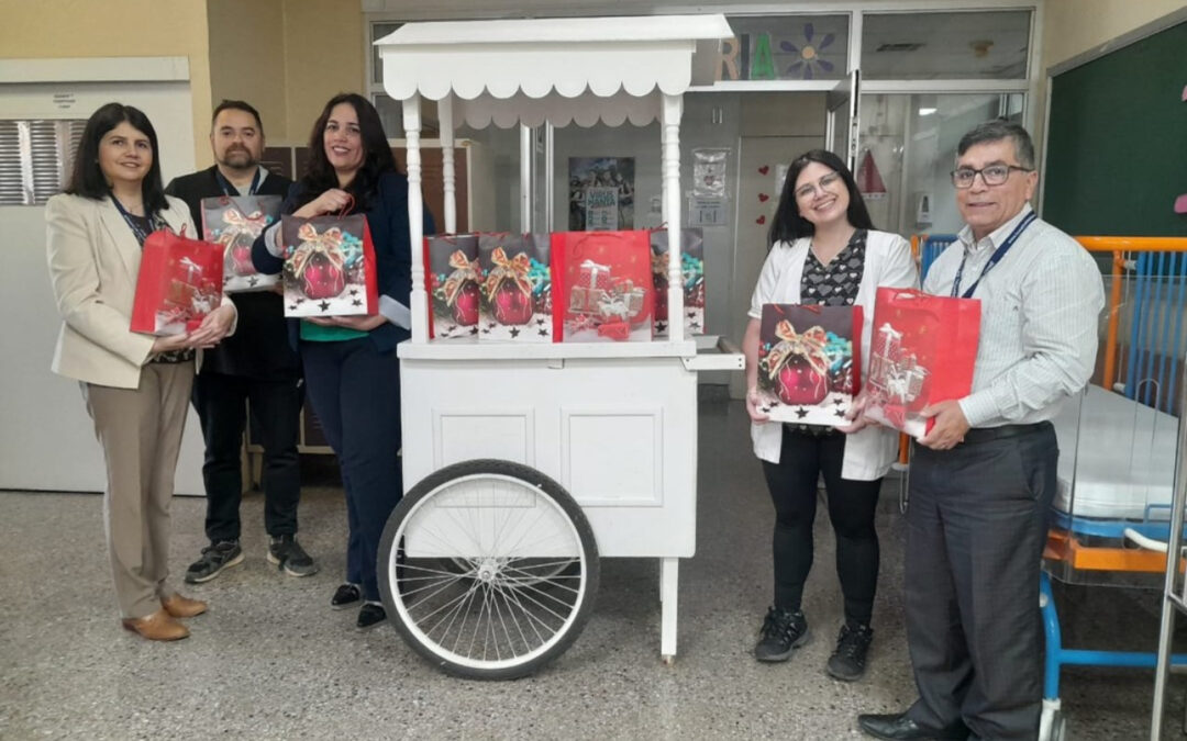 “Solidaridad y Espíritu Navideño en el Hospital de Tomé: Un Regalo de Salud y Cuidado”.