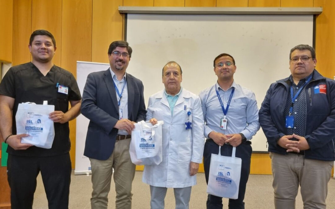 “Iniciativa de Protección Solar en el Hospital Las Higueras: Entrega de Kits UV para el Personal“.