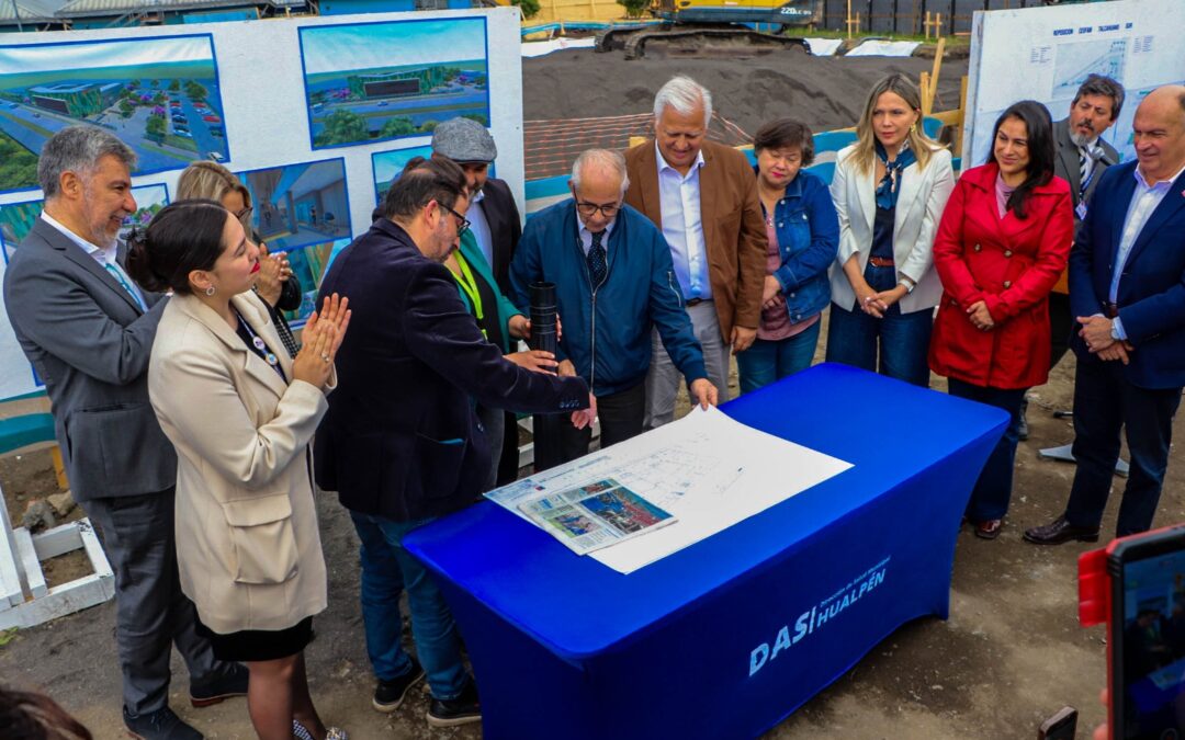 Inician las obras de reposición del CESFAM Talcahuano Sur con la colocación de su primera piedra